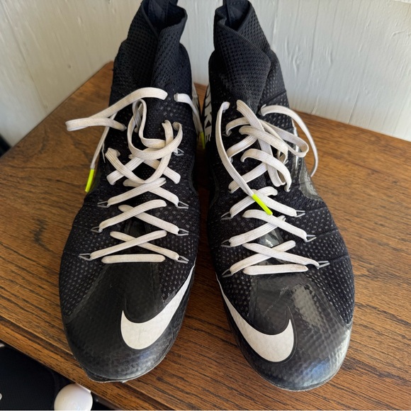 Nike Vapor Edge 360 Untouchable Mid “Black/White” - Picture 2 of 8